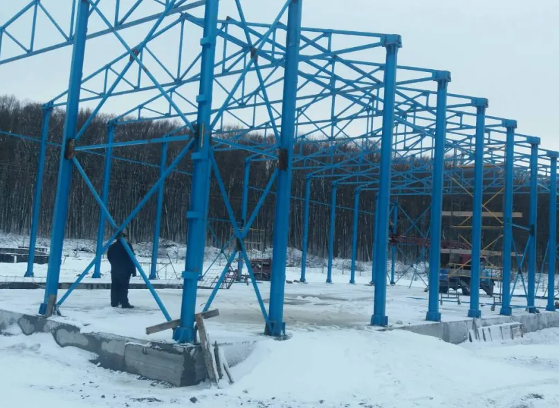 Директор ПрАТ «Барський машинобудівний завод» Лук І.Г. разом з головою Іллінецької міської ради Ящуком В.М. ознайомились із ходом виконання робіт по будівництву сміттєсортувального комплексу — Фото 2