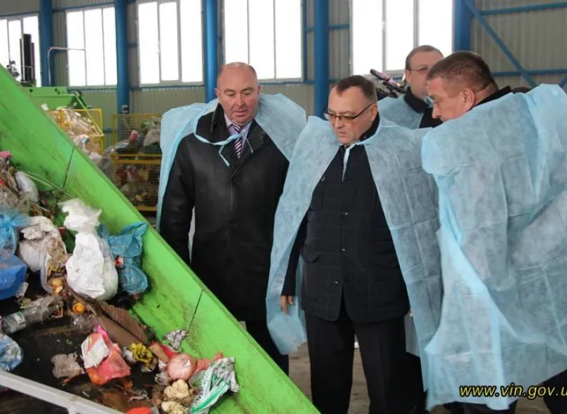 Employees of Bar Machine Building Plant PJSC have completed the installation of equipment for the waste sorting complex of the Illinets Territorial Community — Photo 3