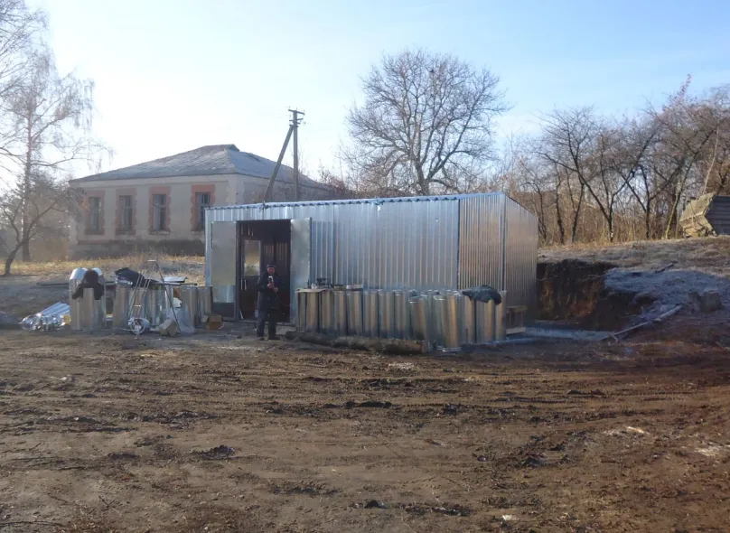 Працівниками ПРАТ «Барський машинобудівний завод» проведено роботи по виведенню з підвальних приміщень котелень ЗОШ Бершадського району — Фото 8